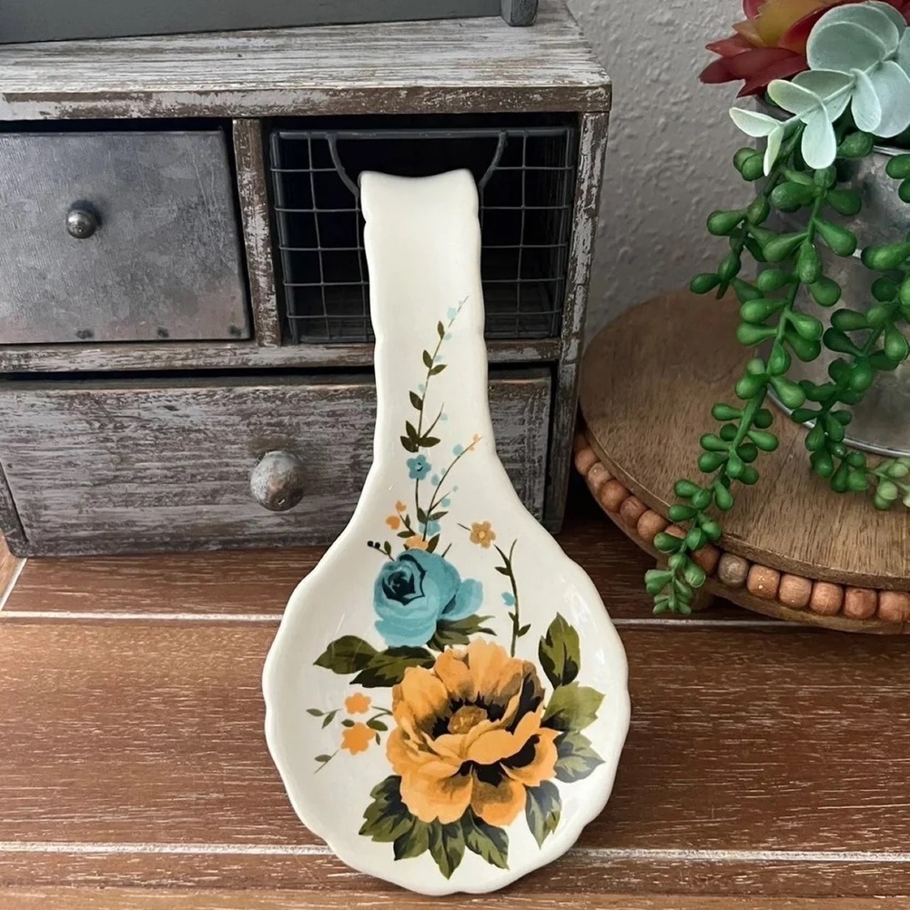New Pioneer Woman Shadow Rose Spoon Rest